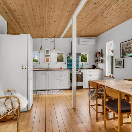 Amazing In With Kitchen Holiday home